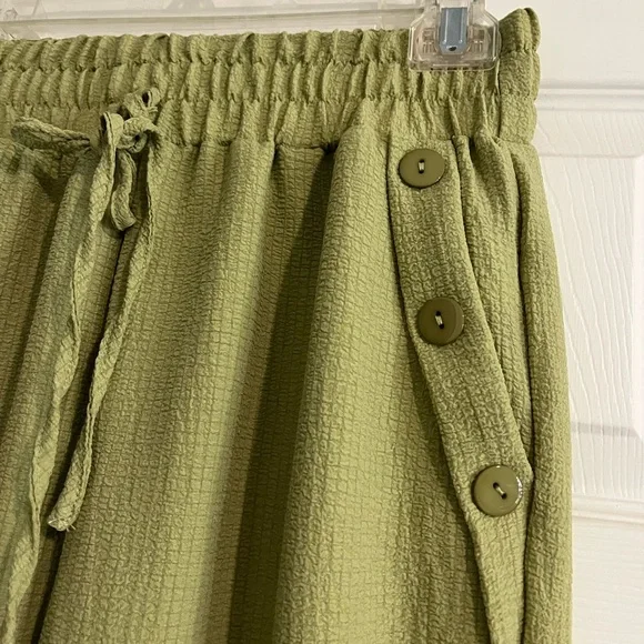 Green Wide-Leg Pants - Picture 4 of 7